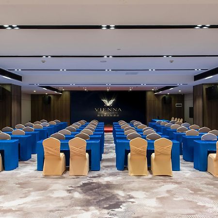 Vienna International Hotel Guangzhou Baiyun International Conference Center Экстерьер фото