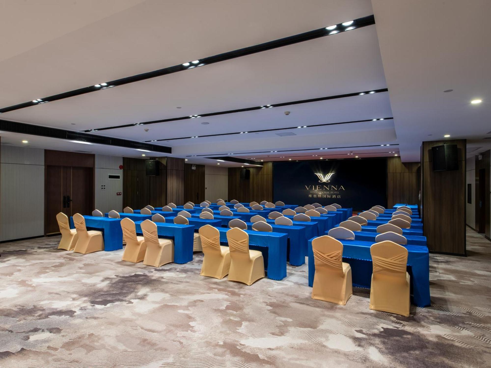 Vienna International Hotel Guangzhou Baiyun International Conference Center Экстерьер фото