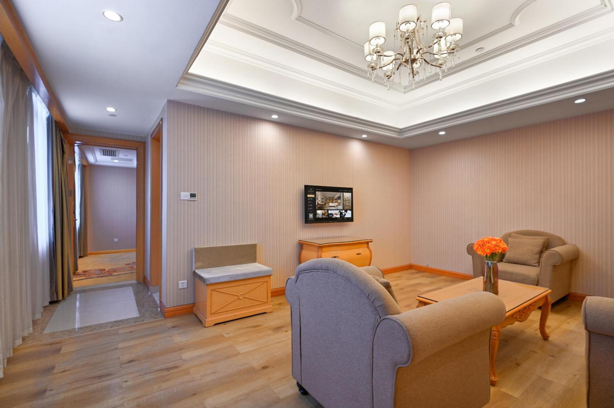 Vienna International Hotel Guangzhou Baiyun International Conference Center Экстерьер фото