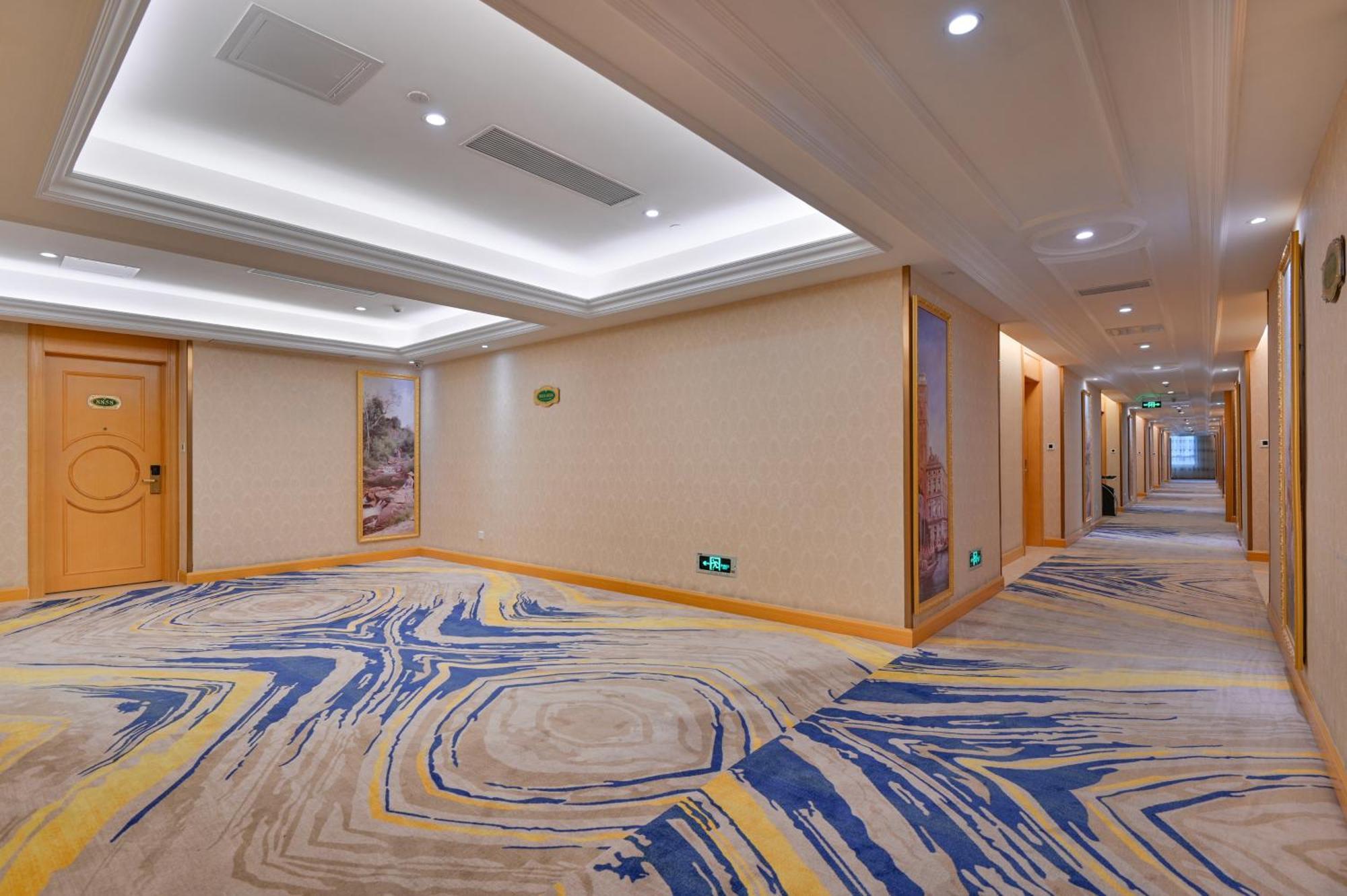 Vienna International Hotel Guangzhou Baiyun International Conference Center Экстерьер фото
