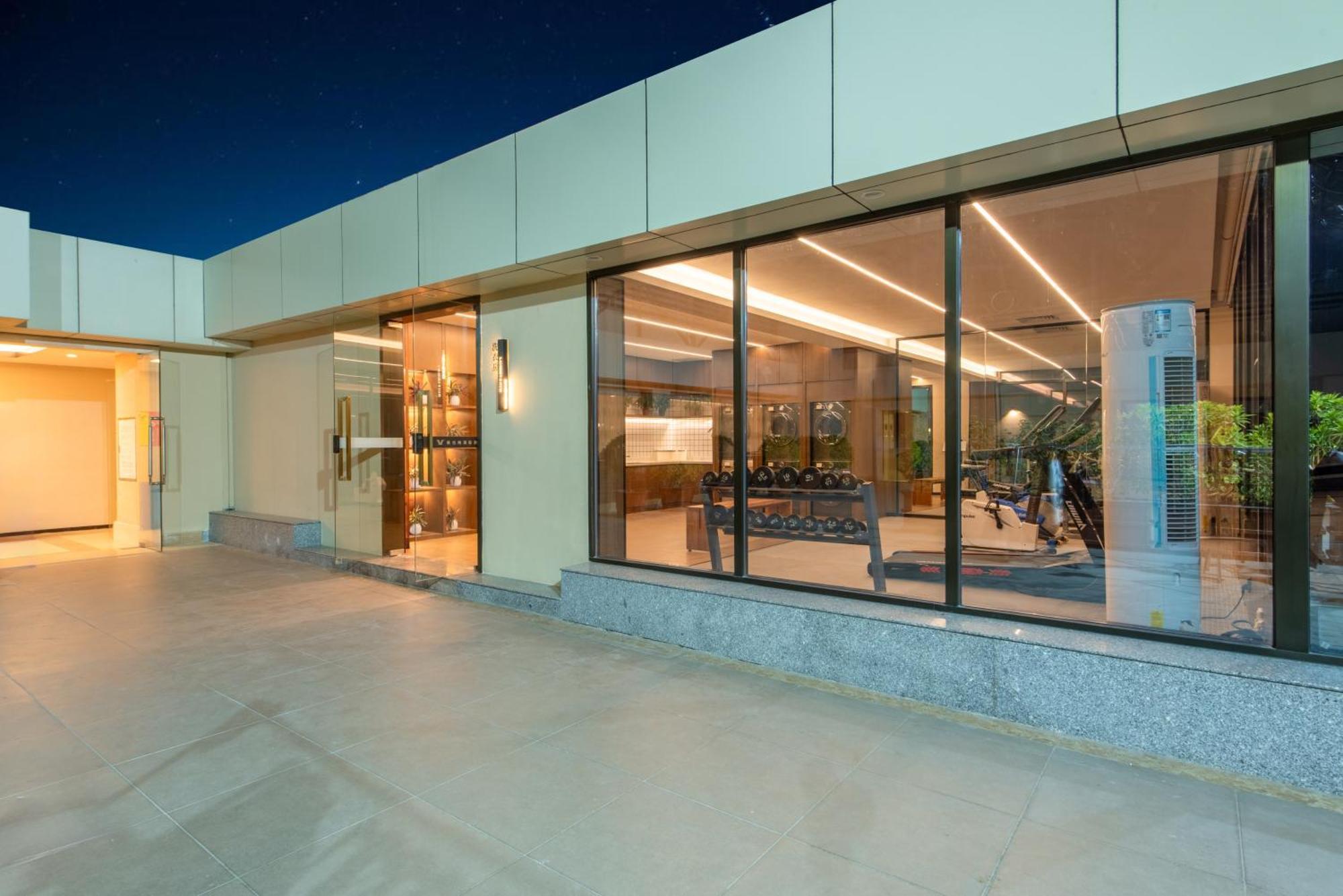 Vienna International Hotel Guangzhou Baiyun International Conference Center Экстерьер фото