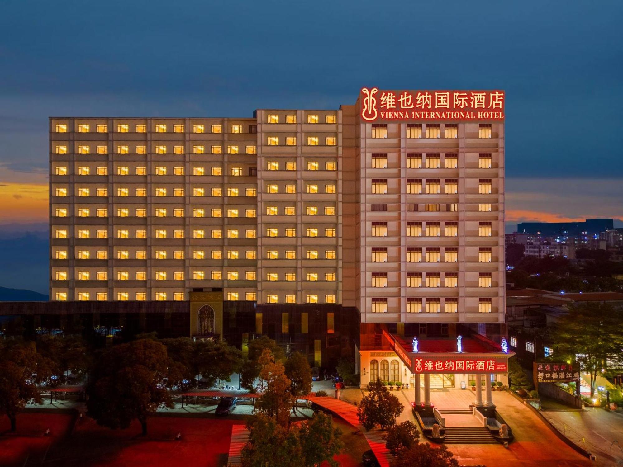 Vienna International Hotel Guangzhou Baiyun International Conference Center Экстерьер фото