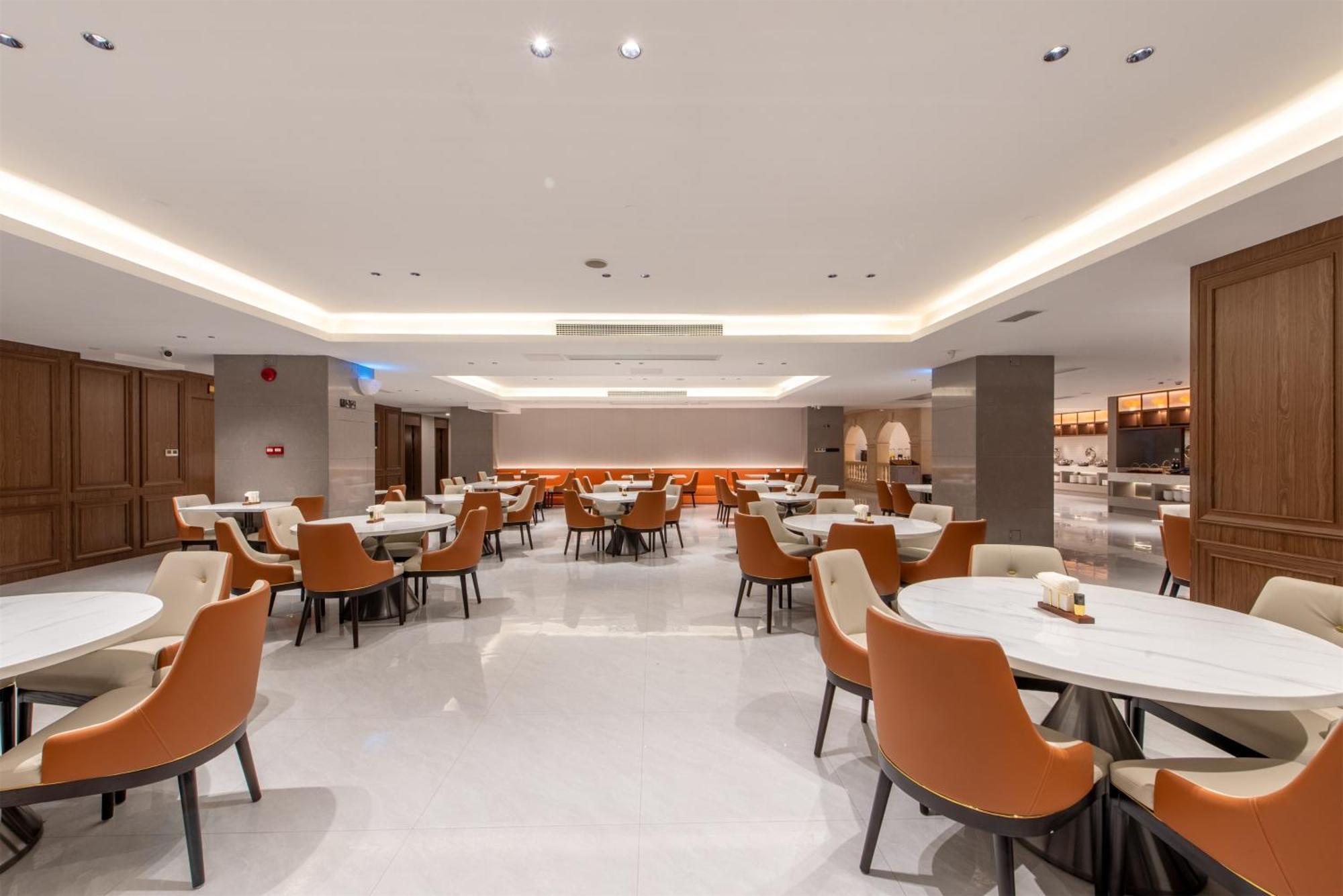 Vienna International Hotel Guangzhou Baiyun International Conference Center Экстерьер фото