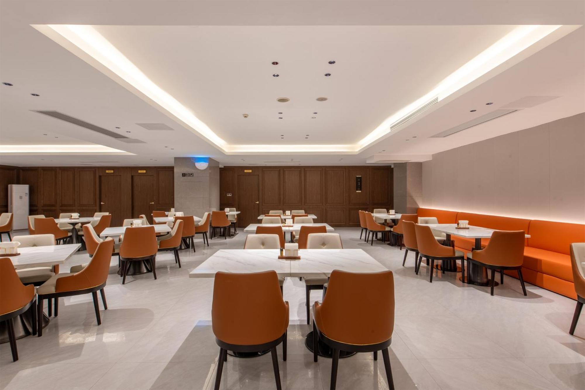Vienna International Hotel Guangzhou Baiyun International Conference Center Экстерьер фото